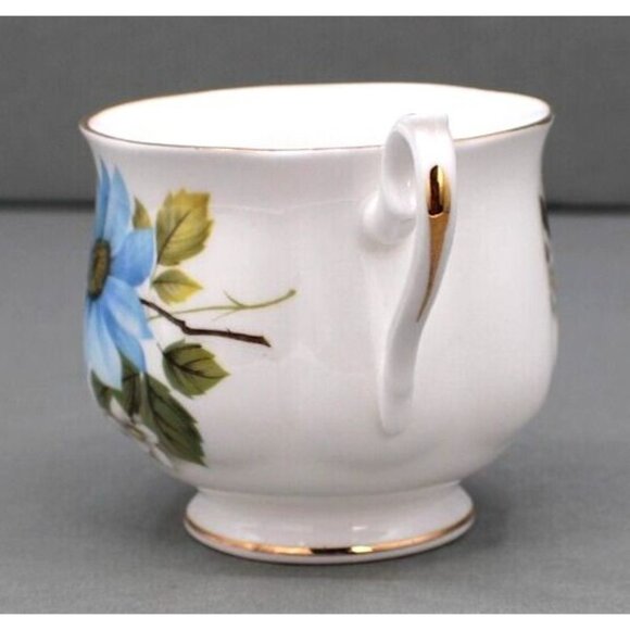 Royal Albert Blue Flowers And Cattails Tea Cup & Saucer Fine Bone China England - Picture 5 of 7